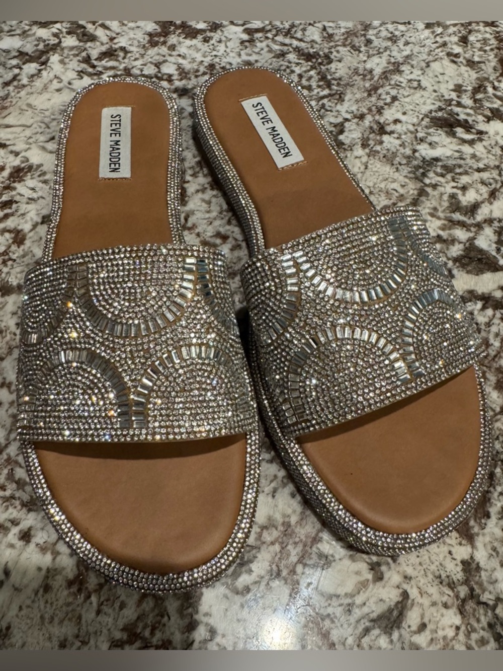 Steve Madden Sandals 🩶 - Picture 2 of 6